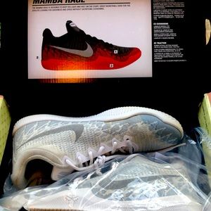 Basketball shoes
